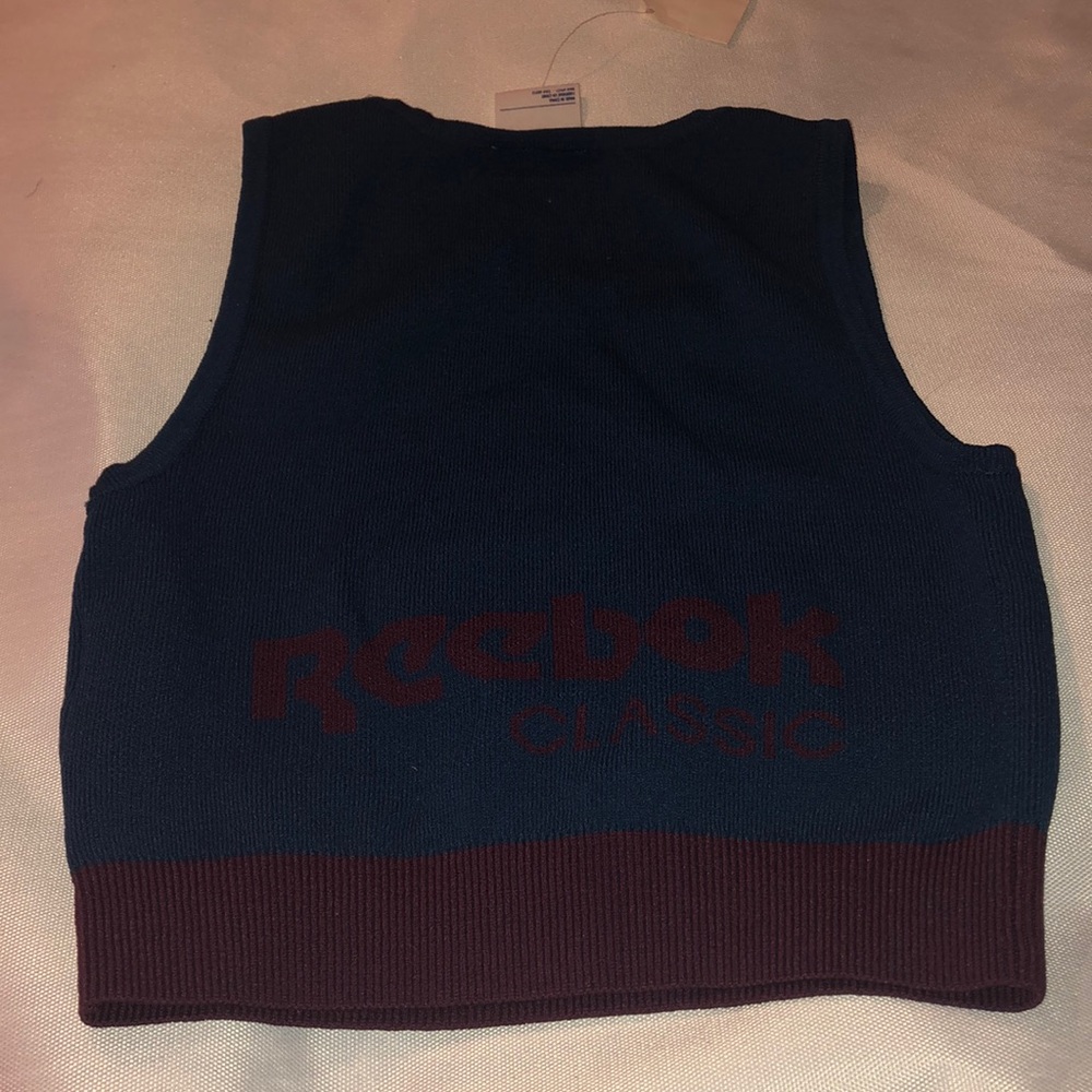 Reebok Top - Picture 4 of 5